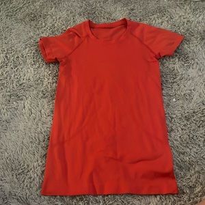 Red Lululemon swiftly tech